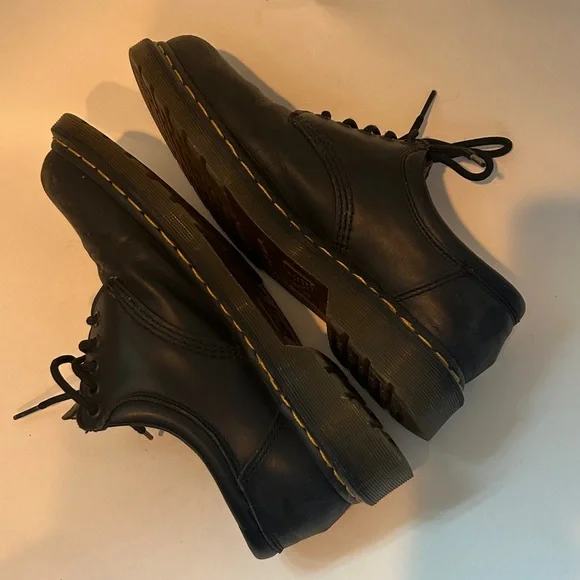 Dr. Martens Black Leather Oxfords "air wair" size US9 men - Picture 5 of 6